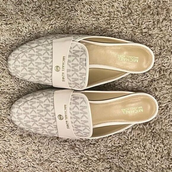 MICHAEL KORS SHOES MULES SLIP ONS WOMEN SIZE 6.5 Cream color with MK LOGO - Picture 2 of 9